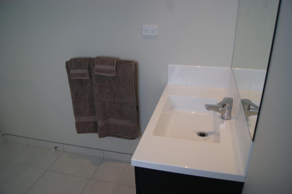 Waihi Beach Getaway-Studio, Ensuite & Private Deck Exterior photo