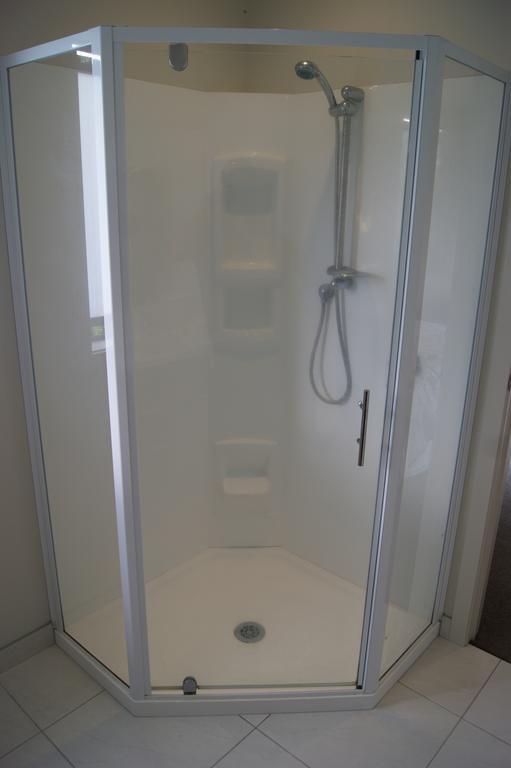 Waihi Beach Getaway-Studio, Ensuite & Private Deck Exterior photo
