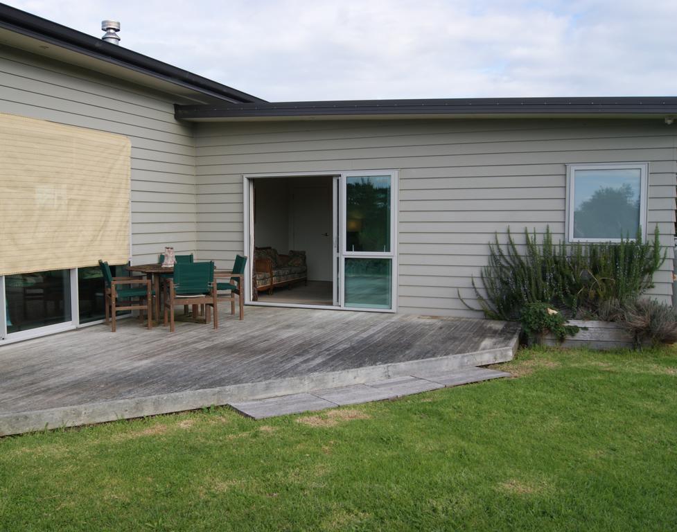 Waihi Beach Getaway-Studio, Ensuite & Private Deck Exterior photo